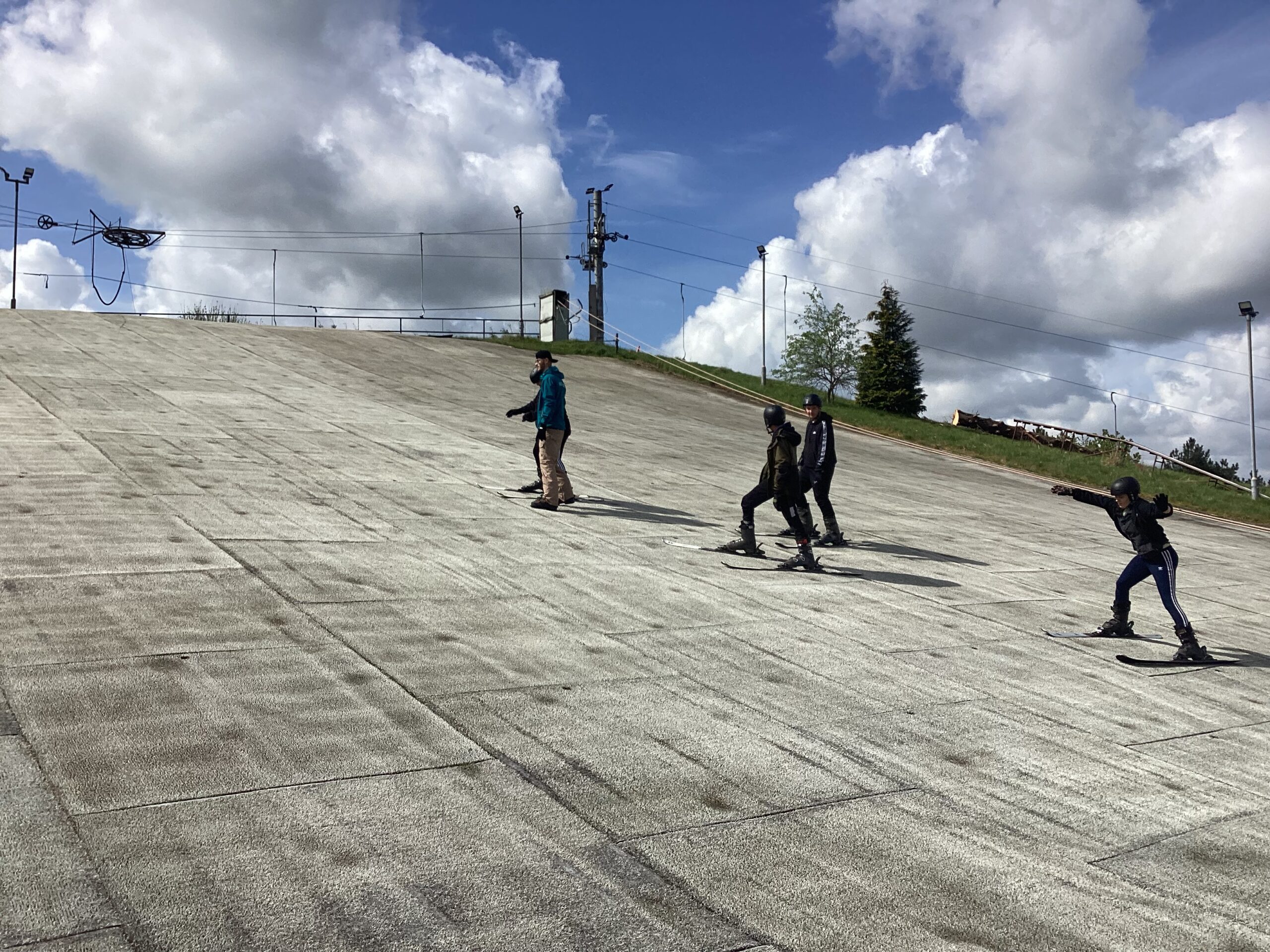 Gliding into Adventure: Pupils Take Their First Steps on the Slopes